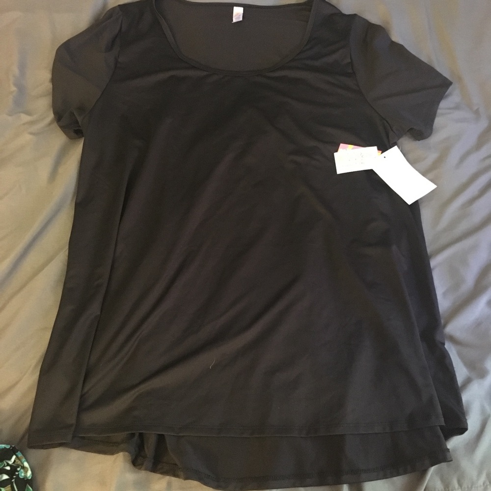 lularoe black shirt